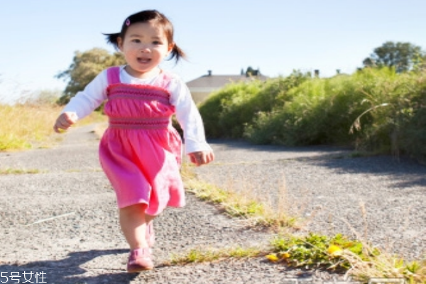 宝宝补钙要注意些什么,宝宝补钙要注意什么 宝宝补钙要注意些什么,宝宝补钙要注意什么