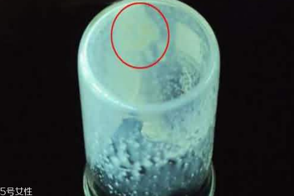 奶粉挂壁是怎么回事,怎么解决,冲调奶粉挂壁是怎么回事