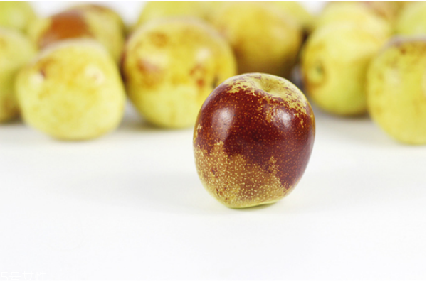 冬枣和红枣的区别,冬枣和红枣是同一种吗