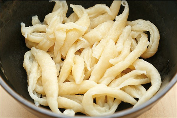 拨鱼面的做法窍门,拨鱼面的做法 拨鱼面的做法窍门,拨鱼面的做法