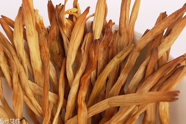 黄花菜有什么用,吃干黄花菜 黄花菜有什么用,吃干黄花菜