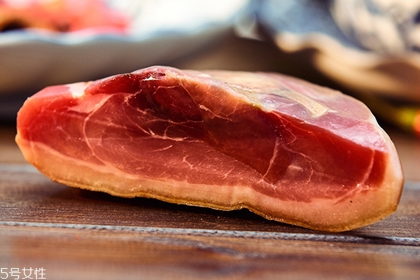 火腿怎么做菜好吃又简单,火腿可以做什么菜 火腿怎么做菜好吃又简单,火腿可以做什么菜