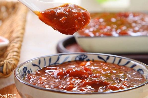 黄豆酱和甜面酱一样吗?,甜面酱和黄豆酱的用法区别