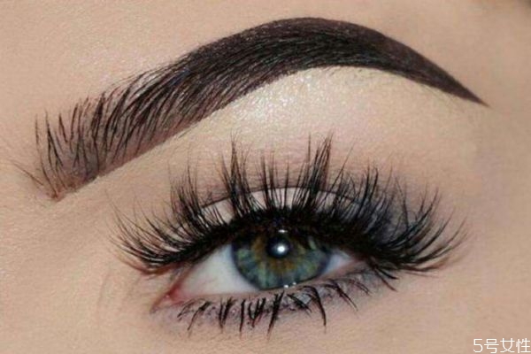 眉笔可以保存多久,眉笔怎么拿