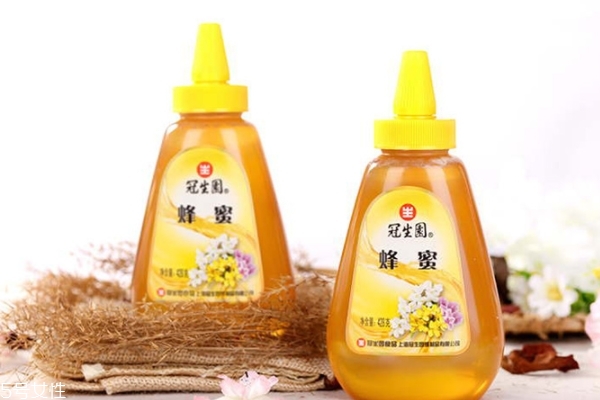 睡觉前喝一杯蜂蜜水好吗,晚睡前喝一杯蜂蜜水好吗 睡觉前喝一杯蜂蜜水好吗,晚睡前喝一杯蜂蜜水好吗