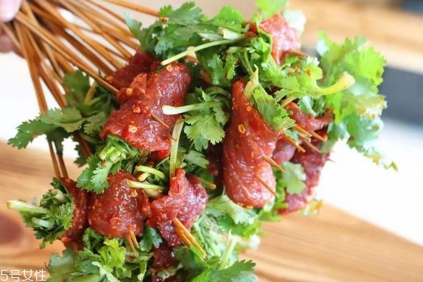 香菜水退烧吗怎么煮,香菜煮水喝真的能退烧吗 香菜水退烧吗怎么煮,香菜煮水喝真的能退烧吗