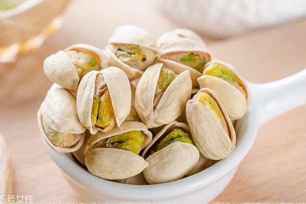 开心果功效及营养价值,开心果功效和作用是什么 开心果功效及营养价值,开心果功效和作用是什么