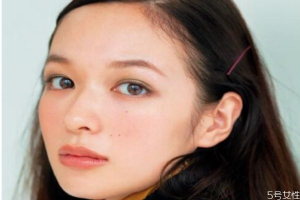 冬天的化妆步骤,冬天适合化什么妆