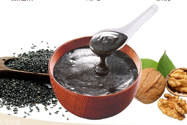 黑芝麻糊里放什么好吃,黑芝麻糊里加什么好吃