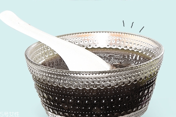 龟苓膏的功效和作用,龟苓膏的功效和禁忌