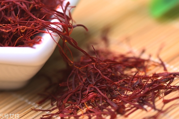 藏红花泡脚会过敏吗,藏红花泡脚过敏现象