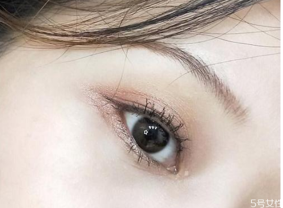 睫毛打底膏怎么用,睫毛打底膏和睫毛膏分别怎么使用