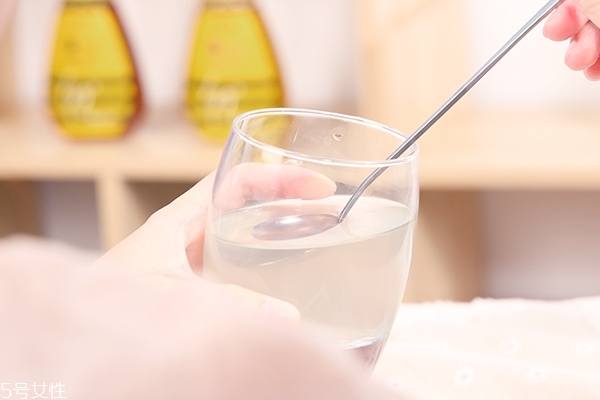 过期蜂蜜可以敷面膜吗,过期的蜂蜜能敷面膜吗 过期蜂蜜可以敷面膜吗,过期的蜂蜜能敷面膜吗