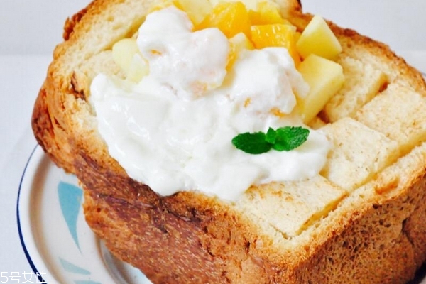 酸奶饮用注意事项,饮用酸奶时要注意哪些问题