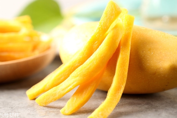 芒果干吃了会胖吗,减肥期间吃芒果干会胖吗