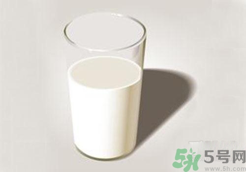喝纯牛奶注意事项(喝纯牛奶注意事项)