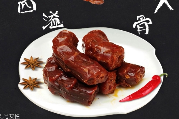 总吃鸭脖子的危害,鸭脖子吃多了对人体有害吗