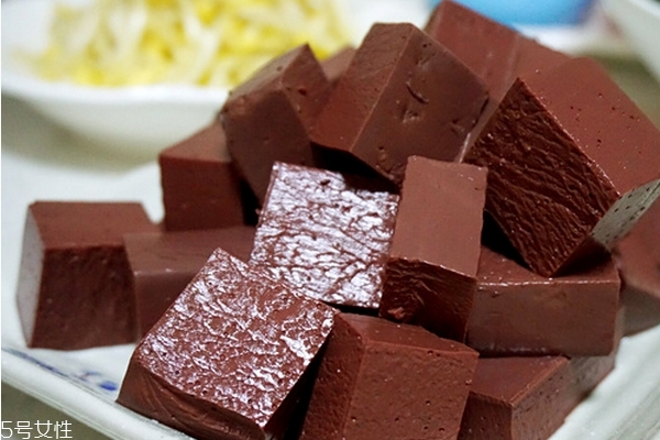 鸭血搭配禁忌,鸭血的最佳搭配 鸭血搭配禁忌,鸭血的最佳搭配