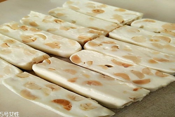 什么是牛轧糖,牛轧糖有几种口味 什么是牛轧糖,牛轧糖有几种口味