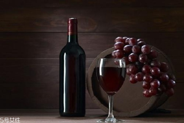 酒酿可以祛痘印吗,酒精可以祛痘印吗