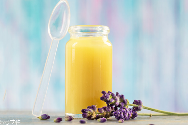 蜂王浆的成分含有哪些,蜂王浆的成分和作用