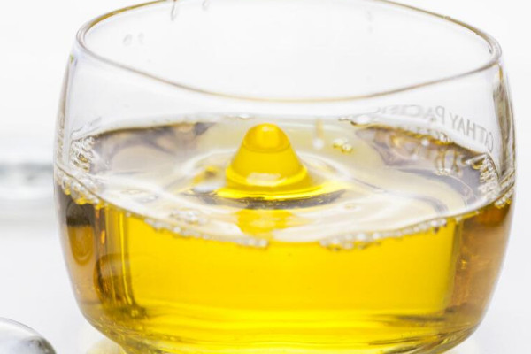 如何分辨正宗山茶油,山茶油的真假鉴别