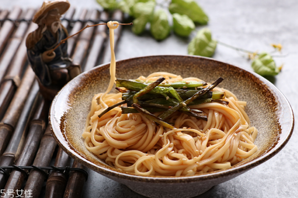 挂面最简单做法,挂面的做法大全家常