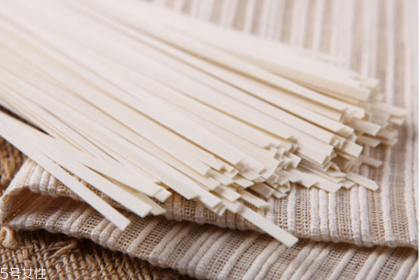 煮挂面的注意事项,煮挂面的方法及步骤