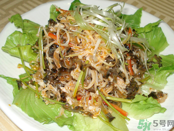 鱼皮的制作方法(自制鱼皮花生的做法)