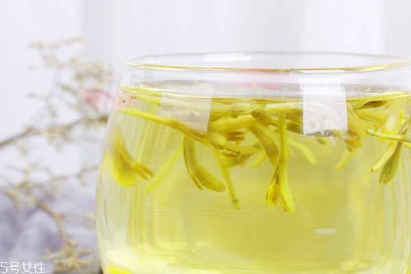 金银花茶有什么用,银花茶是金银花吗?