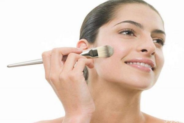 粉底液后涂什么定妆,粉底液后涂什么