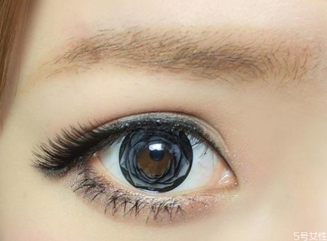 美瞳破了怎么补救,美瞳破在眼睛里怎么办