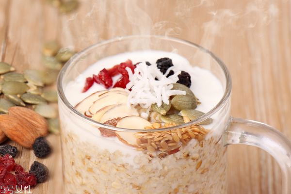 燕麦不适合哪些人群,燕麦适合什么人吃 燕麦不适合哪些人群,燕麦适合什么人吃