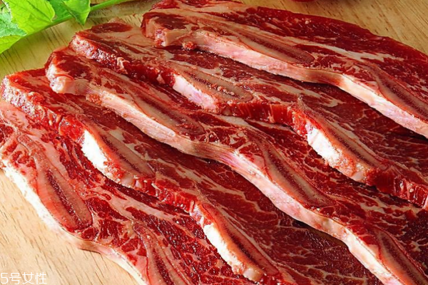 常吃牛肉对身体有什么好处,牛肉汤有什么功效和营养 常吃牛肉对身体有什么好处,牛肉汤有什么功效和营养