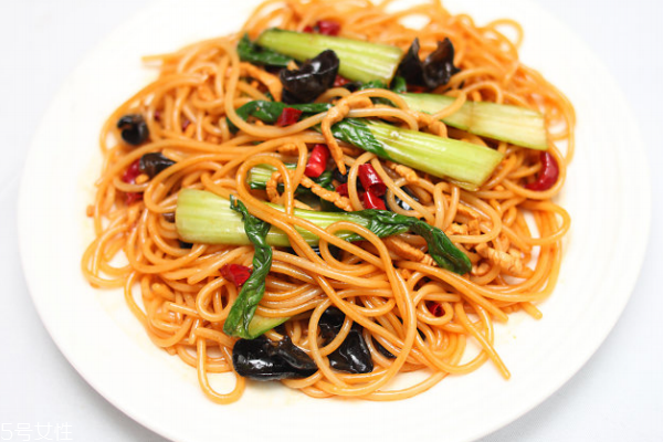 炒粉吃多了有什么危害,长期吃炒粉对身体的危害