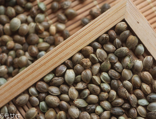 火麻油能炒菜吗,麻辣油可以炒菜吗