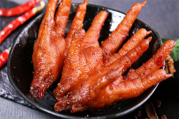 卤鸡爪怎么做好吃(卤鸡爪怎么做好吃又简单窍门)