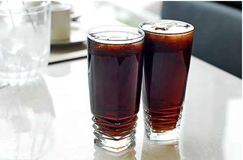 酸梅汤和什么食物相克(酸梅汤和什么食物相克)