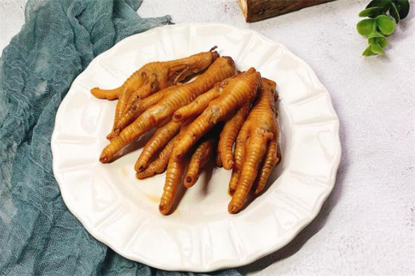 卤鸡爪要卤多久(卤鸡爪需要多长时间)