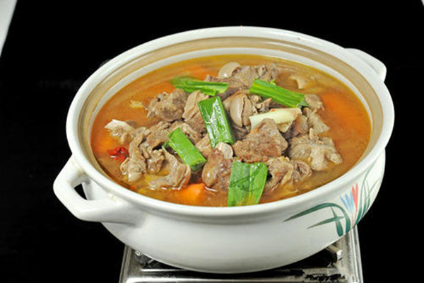 羊肉火锅配什么菜好(羊肉火锅加什么菜好吃) 羊肉火锅配什么菜好(羊肉火锅加什么菜好吃)