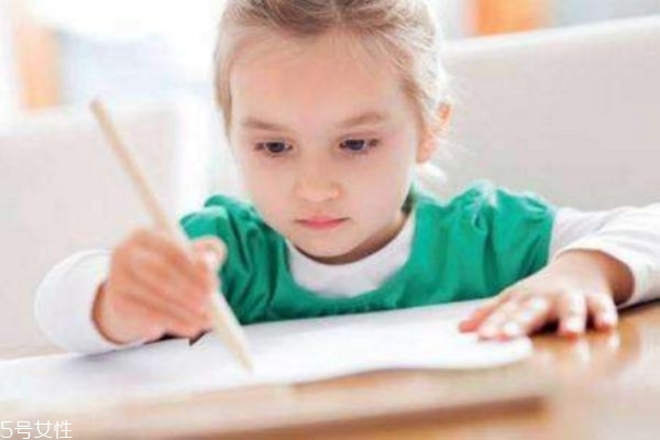 宝宝多大才有记忆力呢(婴儿多大有记忆力)