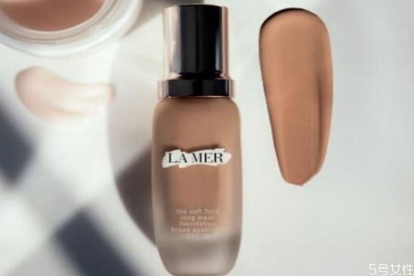 润肤露和润肤霜的差别(润肤露跟润肤霜的区别)