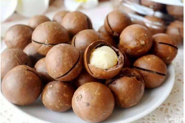 孕妇吃夏威夷果有什么在注意的呢(孕妇适合吃夏威夷果吗)