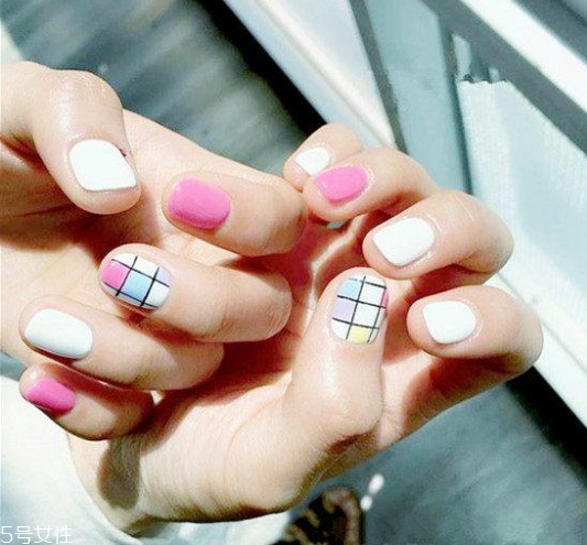 格子美甲图片大全 款式,格子美甲图片