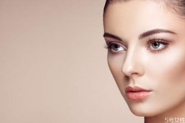 夏天应该用什么样的面霜(夏天用什么面霜好)