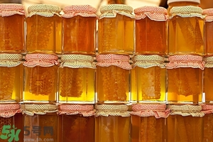 蜂蜜水一天分几次喝(蜂蜜水一天喝多少几次)