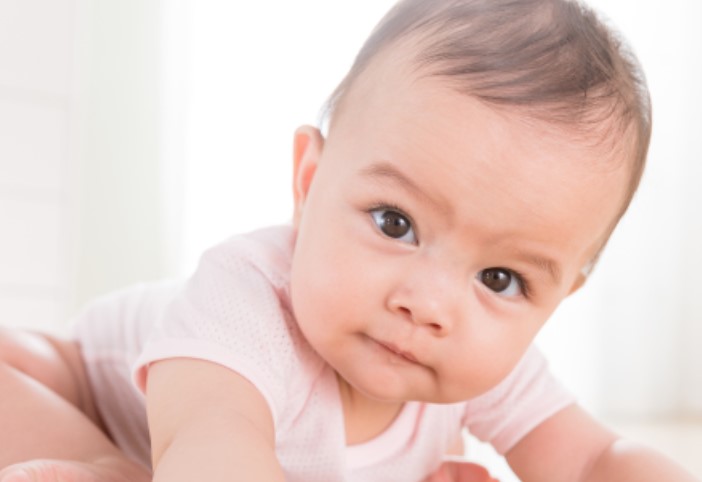 应该用什么水给宝宝冲奶粉(应该用什么水给宝宝冲奶粉)