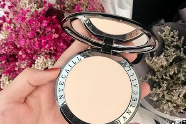 从哪方面判断已经得了激素脸(判断自己是不是激素脸)