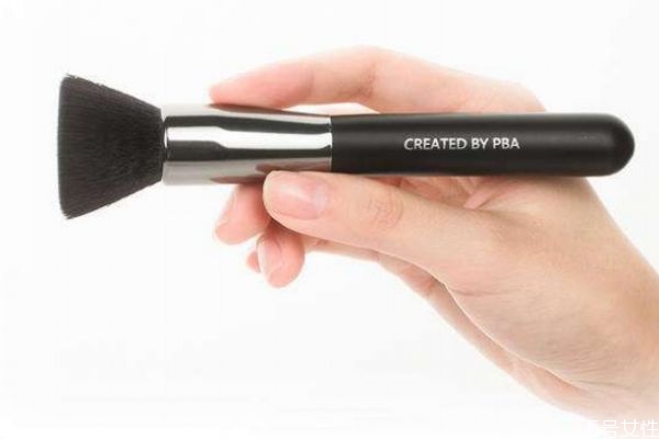 糖霜糖粉是一回事吗(糖粉就是糖霜吗) 糖霜糖粉是一回事吗(糖粉就是糖霜吗)