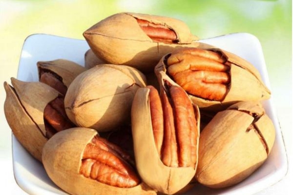 吃碧根果有什么好处呢(吃碧根果有啥好处)